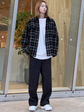 「JUNRED（ジュンレッド）の【リラックスフィット】ヘビーチェックオーバーシャツ（シャツ/ブラウス、ブラック系）」を使った、カズヤさん（メンズ・170cm）の秋コーディネート