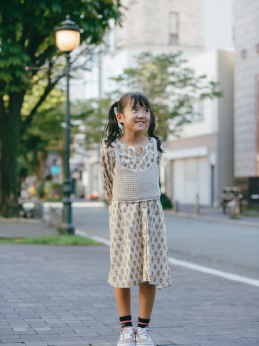 「秋コーデ、小学生モデル、おしゃれになりたい、熊本」｜「ZARAのアイテム（ワンピース、ベージュ系）」を使った、宝ちゃんさん（レディース・124cm）の秋コーディネートの1枚目の写真