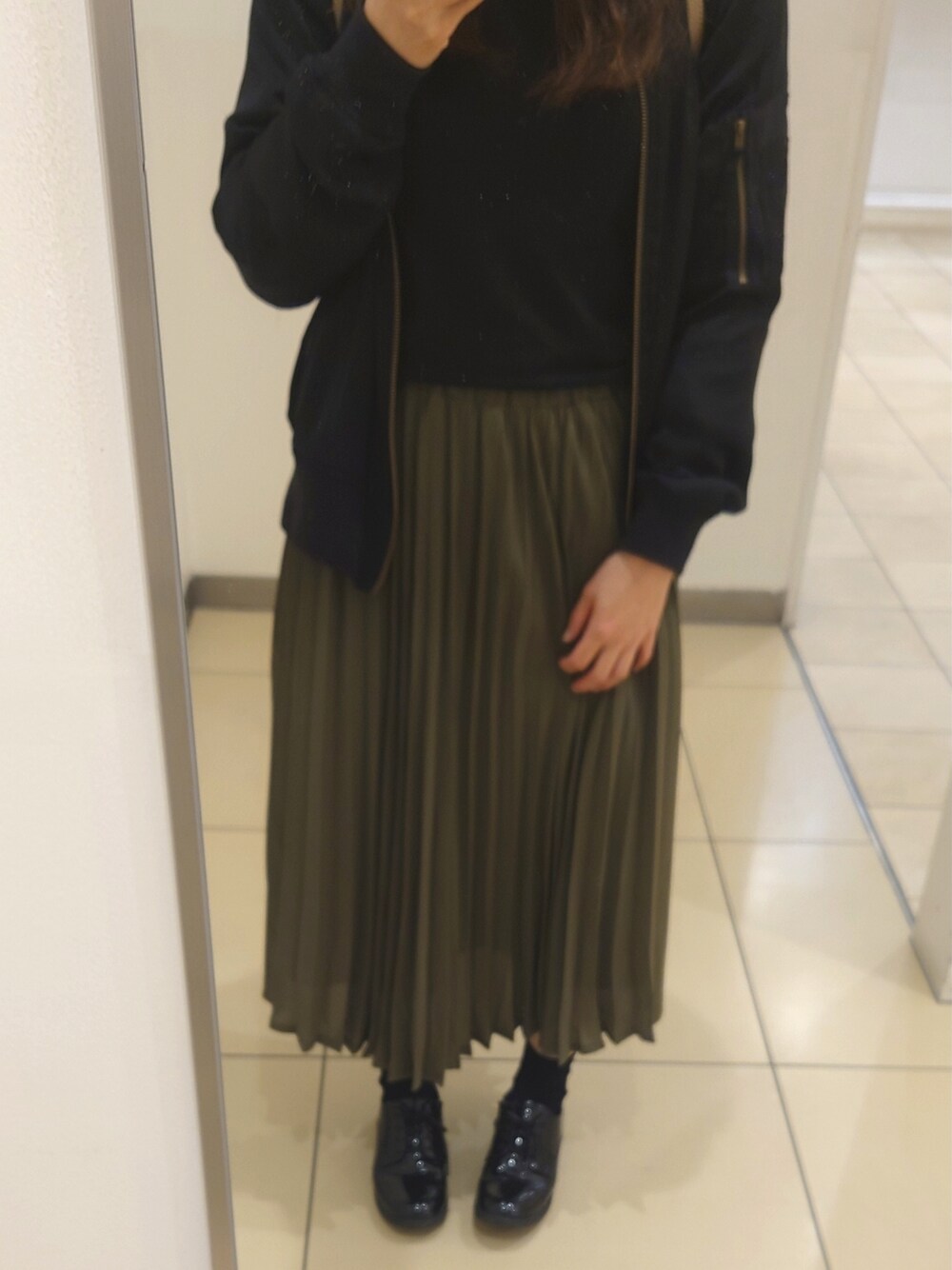 「秋服、オトナ女子、低身長女子、秋カラー、ガーリー、ブルゾン、カーキ」｜「Honeysのプリーツスカート（スカート、グリーン系）」を使った、yu,さん（レディース・151cm）の秋コーディネートの1枚目の写真