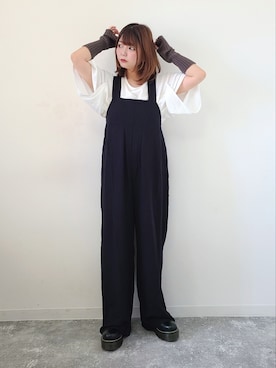 「ECRIRE（エクリール）のアイテム（サロペット/オーバーオール）」を使った、パン粉さん（レディース・151cm）の秋コーディネート