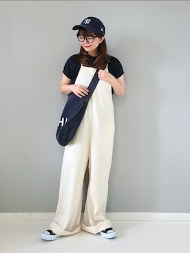 「Lee」｜「アイテム（サロペット/オーバーオール）」を使った、パン粉さん（レディース・151cm）の春コーディネート