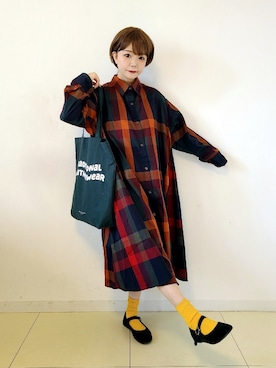 「AS KNOW AS plus（アズノゥアズプラス）のアイテム（シャツワンピース）」を使った、パン粉さん（レディース・151cm）の秋コーディネート