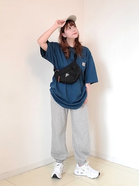 「carhartt」｜「アイテム（スウェットパンツ）」を使った、パン粉さん（レディース・151cm）の夏コーディネート