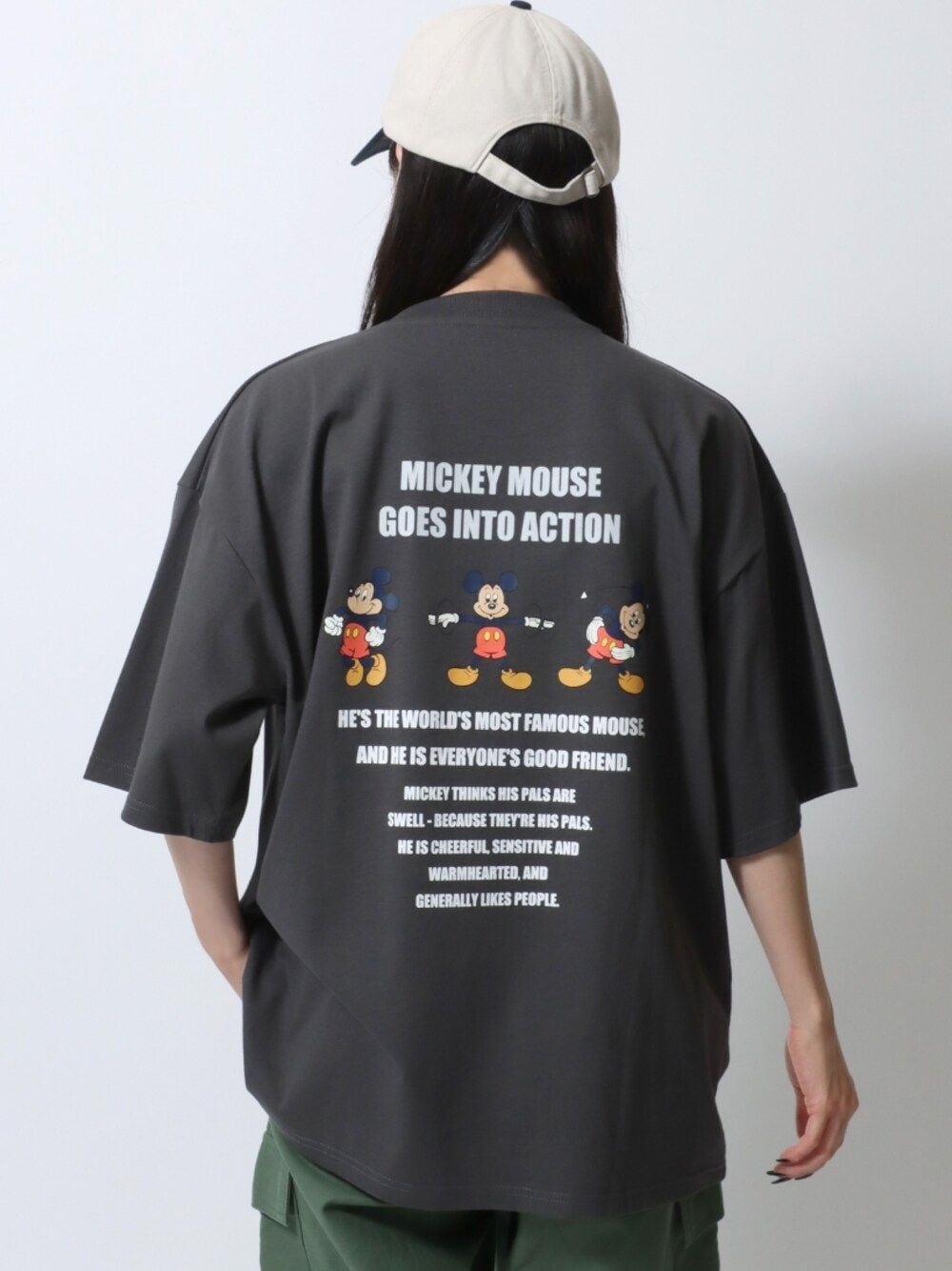 「今日のコーデ、いいね、save、フォローお願いします🤑、ミッキーT、ディズニー、マルカワ、MARUKAWA、Tシャツ」｜「Disneyの2024SS Disney/ディズニー ミッキー ワンポイント刺繍 バックプリント オーバーサイズ半袖Tシャツ レディース メンズ（Tシャツ/カットソー、ブラック系）」を使った、MARUKAWA【Official】さん（レディース・158cm）の夏コーディネートの1枚目の写真