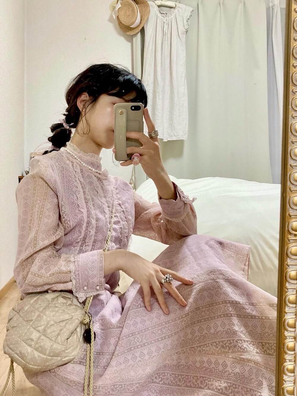 「結婚式、結婚式 ワンピース、オケージョン、ヴィンテージ、ガーリー、フリル、結婚式二次会スタイル、お呼ばれスタイル、ナイトドレス、古着MIX」｜「古着のアイテム（ドレス、ピンク系）」を使った、a yaさん（レディース・161cm）の秋コーディネートの1枚目の写真