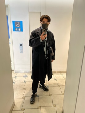 「COMOLI（コモリ）のアイテム（トレンチコート）」を使った、8Tさん（メンズ・175cm）の冬コーディネート