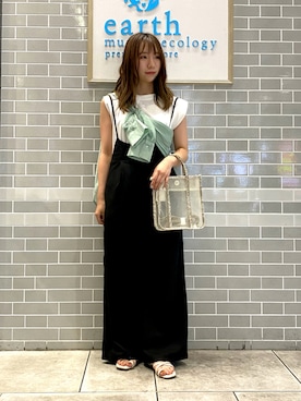 「earth music&ecology（アースミュージックアンドエコロジー）のアイテム（サロペット/オーバーオール、ブラック系）」を使った、Ruiさん（レディース・153cm）の夏コーディネート