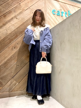 「earth music&ecology（アースミュージックアンドエコロジー）のアイテム（デニムスカート）」を使った、Ruiさん（レディース・153cm）の冬コーディネート