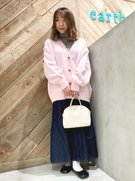 「earth music&ecology（アースミュージックアンドエコロジー）のアイテム（デニムスカート）」を使った、Ruiさん（レディース・153cm）の冬コーディネート