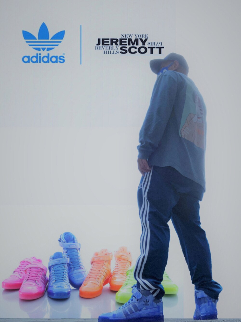 「アディダス、ジェレミースコット、キン肉マン、overprint、フォーラム、古塔つみ、ハイカットスニーカー」｜「adidas Originalsのadidas Originals FIREBIRD TRACK PANTS (ﾚｼﾞｪﾝﾄﾞﾏﾘﾝS19)（その他パンツ、ブルー系）」を使った、330tさん（メンズ・173cm）の秋コーディネートの1枚目の写真