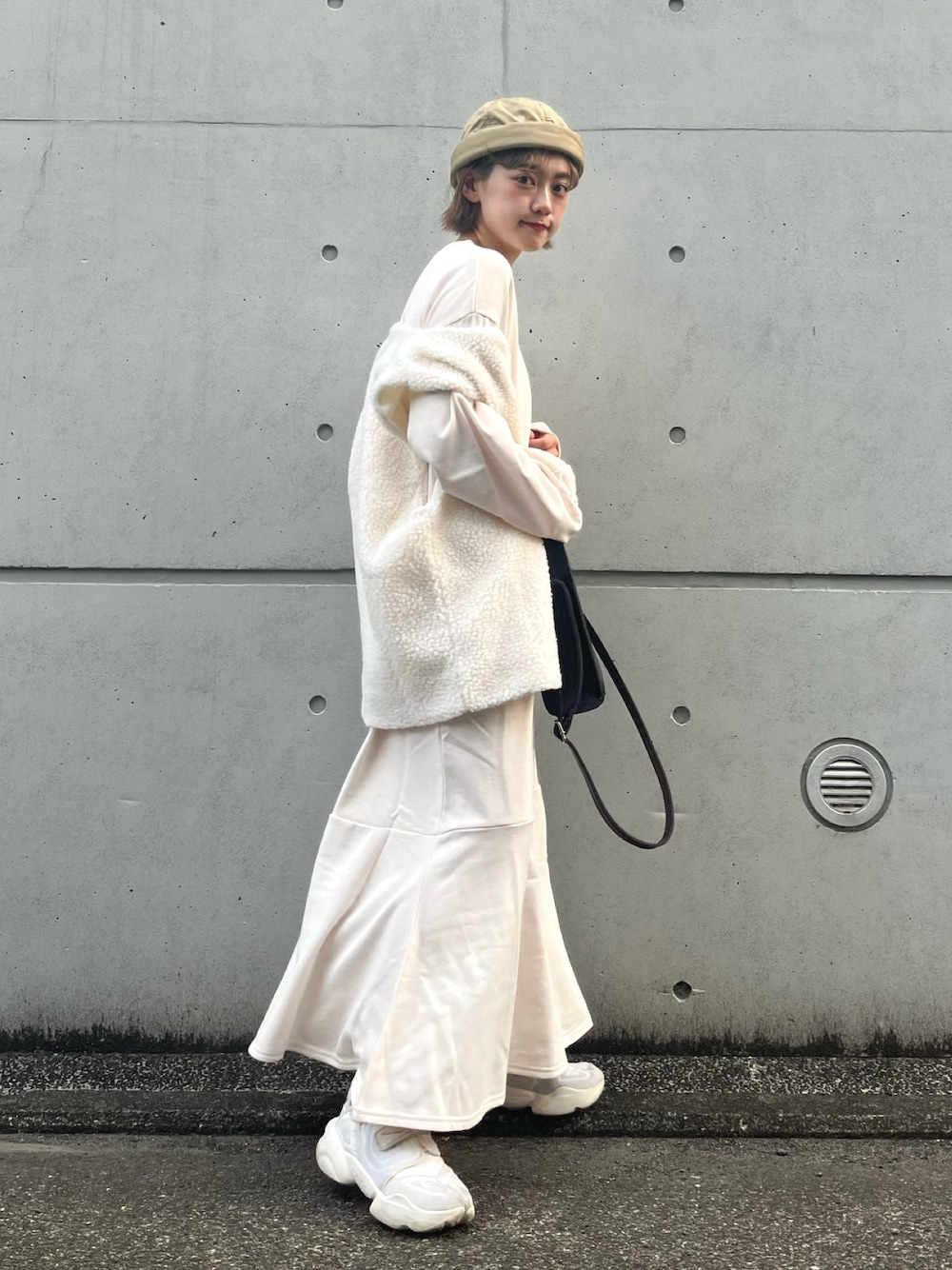 aoi カフェ店長|apres jour mignonのワンピースを使った