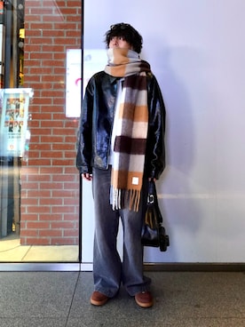 「アイテム（マフラー）」を使った、クリワキタカヒロさん（メンズ・172cm・20代）の冬コーディネート