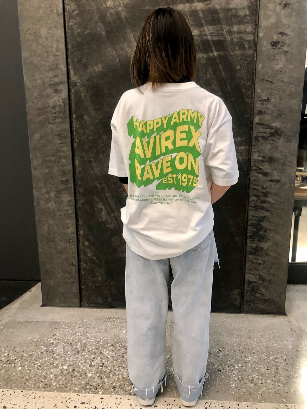 「AVIREX、AVIREXBelle、ファッションの力を信じよう、白Tシャツ、バックプリント、バックスタイル、WEB限定、夏コーデ、カジュアルコーデ、Tシャツ/カットソー」｜「AVIREXの【WEB限定】ハッピー アーミー Tシャツ / HAPPY ARMY T-SHIRT / アヴィレックス / AVIREX（Tシャツ/カットソー、ホワイト系）」を使った、TANAKAさん（レディース・158cm）の夏コーディネートの1枚目の写真