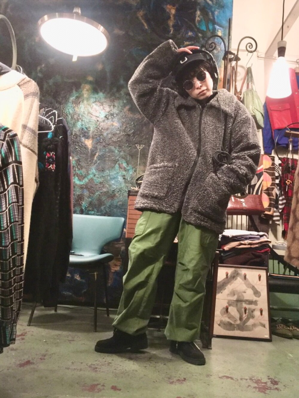 「今日のコーデ、大人女子、カジュアルスタイル、シンプルスタイル、冬アウター、シンプル、オトナ女子、カーゴパンツ、キャップ、パンツスタイル、ラクチンコーデ、古着、ボア、メンズライク、メンズライク女子」｜「TOOn.(トーン)のアイテム（ジャケット/アウター、グレー系）」を使った、ら きさん（レディース・159cm）の冬コーディネートの1枚目の写真