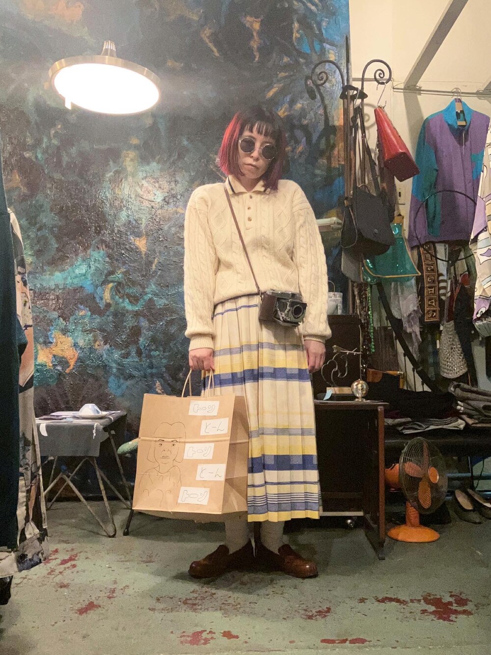 「秋のコーデ、シンプルコーデ、秋服、大人カジュアル、ニットコーデ、ゆるコーデ、大人コーデ、きれいめカジュアル、チェック、プリーツスカート、チェックスカート、ローファー、古着、ロングスカート、休日スタイル」｜「TOOn.(トーン)のアイテム（スカート、その他）」を使った、ら きさん（レディース・159cm）の秋コーディネートの1枚目の写真