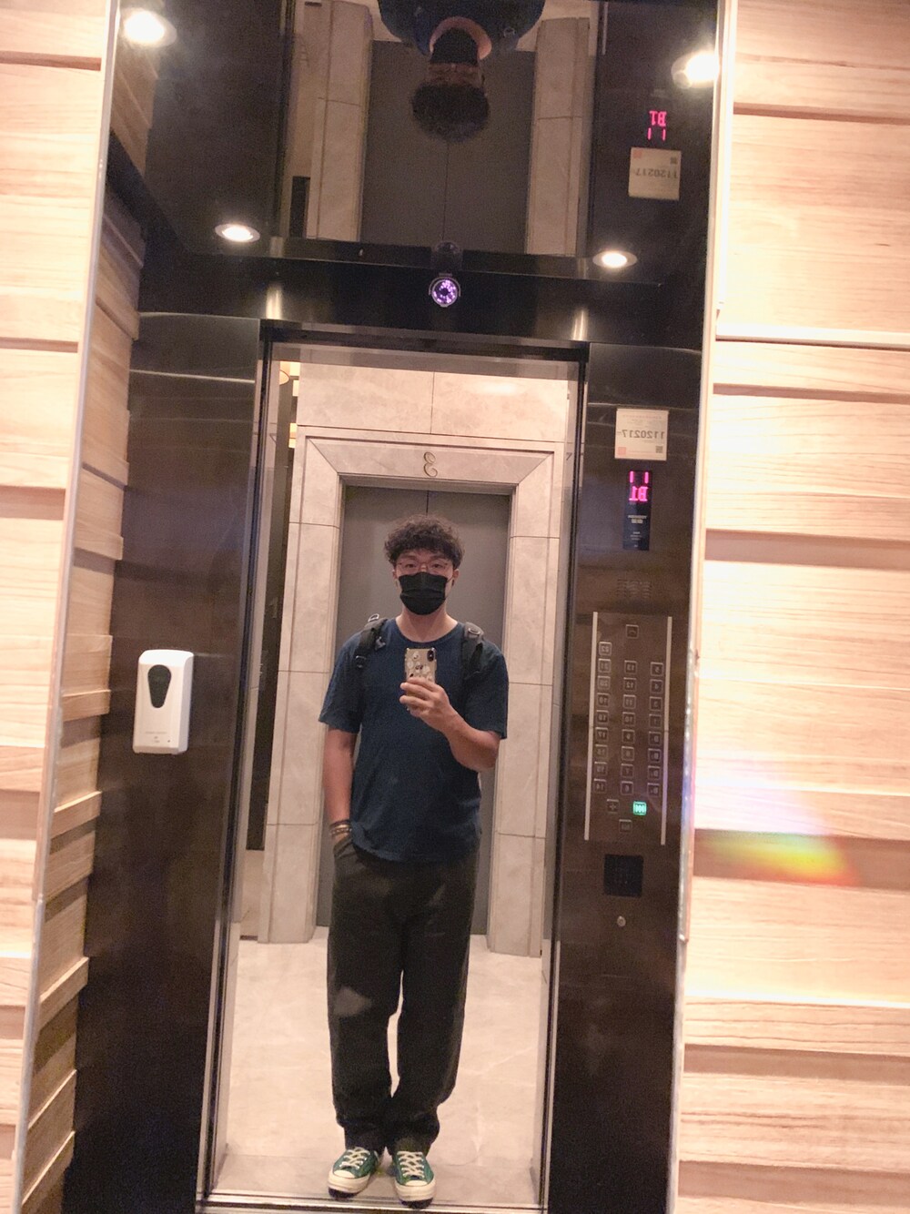 「United Athleのアイテム（Tシャツ/カットソー、ブルー系）」を使った、jimmichungさん（メンズ・179cm）の夏コーディネートの1枚目の写真