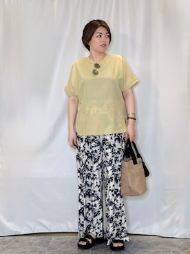 「SHOO・LA・RUE（シューラルー）の【着丈選べる/ひんやり/体型カバー】洗濯後しわになりにくい さらっとドルマントップス（シャツ/ブラウス、イエロー系）」を使った、たみさん（レディース・158cm）の夏コーディネート