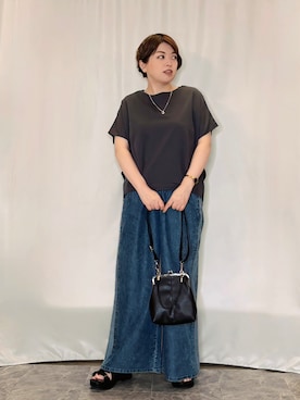 「SHOO・LA・RUE（シューラルー）の【ひんやり/UV】ヒップまわりを自然にカバー 異素材ドッキング 裾タックトップス（Tシャツ/カットソー、グレー系）」を使った、たみさん（レディース・158cm）の夏コーディネート