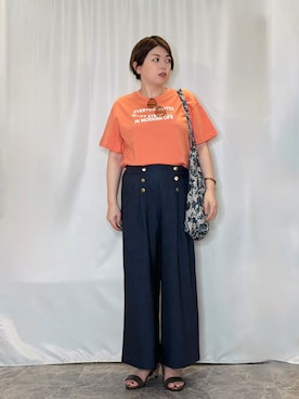 「SHOO・LA・RUE（シューラルー）の【S-LL】大人っぽく着られる ジェルロゴプリントTシャツ（Tシャツ/カットソー、オレンジ系）」を使った、たみさん（レディース・158cm）の夏コーディネート