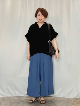 「SHOO・LA・RUE（シューラルー）の【ひんやり/S-LL/洗濯機可】インせず着られる 裾タック スキッパーシャツ（シャツ/ブラウス、ブラック系）」を使った、たみさん（レディース・158cm）の春コーディネート