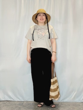 「SHOO・LA・RUE（シューラルー）の【綿100%/ひんやり/S-LL】選べる3柄 大人のプリントTシャツ（Tシャツ/カットソー、ベージュ系）」を使った、たみさん（レディース・158cm）の春コーディネート