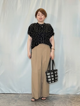 「SHOO・LA・RUE（シューラルー）の【洗濯機可／洗濯後しわになりにくい】大人の甘さをプラスする ドット柄袖タックブラウス（シャツ/ブラウス、ブラック系）」を使った、たみさん（レディース・158cm）の夏コーディネート