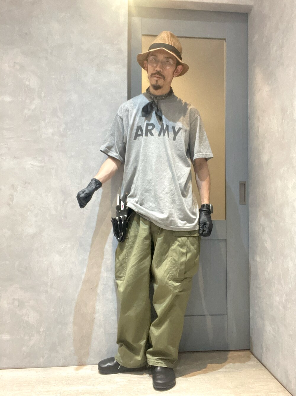 「夏コーデ、メンズファッション、カーゴパンツ、ミリタリーコーデ、army、ハット、大人コーデ」｜「WAIPER.incのアイテム（ナイロンジャケット、グリーン系）」を使った、umezaru715さん（メンズ・177cm）の夏コーディネートの1枚目の写真