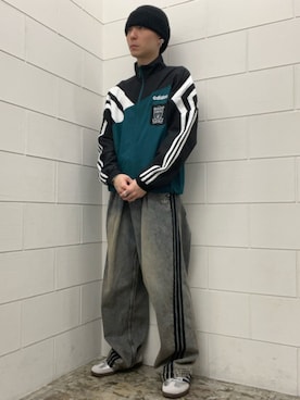 「adidas（アディダス）のリバプールFC トラックトップ 95（トップス、グリーン系）」を使った、WRさん（メンズ・175cm）の春コーディネート