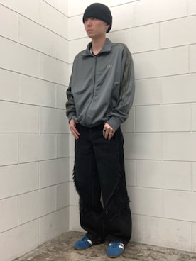 「adidas（アディダス）のTGワイドDNM PTSパンツ / アディダスオリジナルス adidas Originals（デニムパンツ、ブラック系）」を使った、WRさん（メンズ・175cm）の春コーディネート
