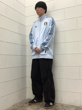 「adidas（アディダス）のTGワイドDNM PTSパンツ / アディダスオリジナルス adidas Originals（デニムパンツ、ブラック系）」を使った、WRさん（メンズ・175cm）の春コーディネート