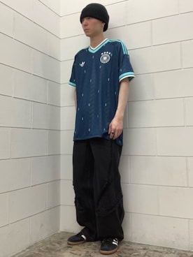 「adidas（アディダス）のTGワイドDNM PTSパンツ / アディダスオリジナルス adidas Originals（デニムパンツ、ブラック系）」を使った、WRさん（メンズ・175cm）の春コーディネート