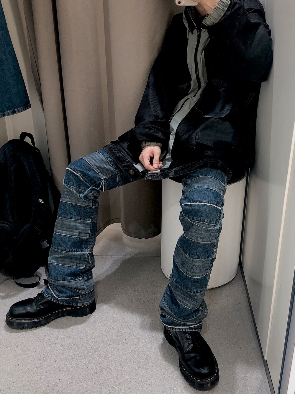 「vintage、punk、HYSTERIC GLAMOUR、Dr.Martens」｜「HYSTERIC GLAMOURのアイテム（デニムパンツ、ブルー系）」を使った、r2peterさん（メンズ・165cm）の冬コーディネートの1枚目の写真