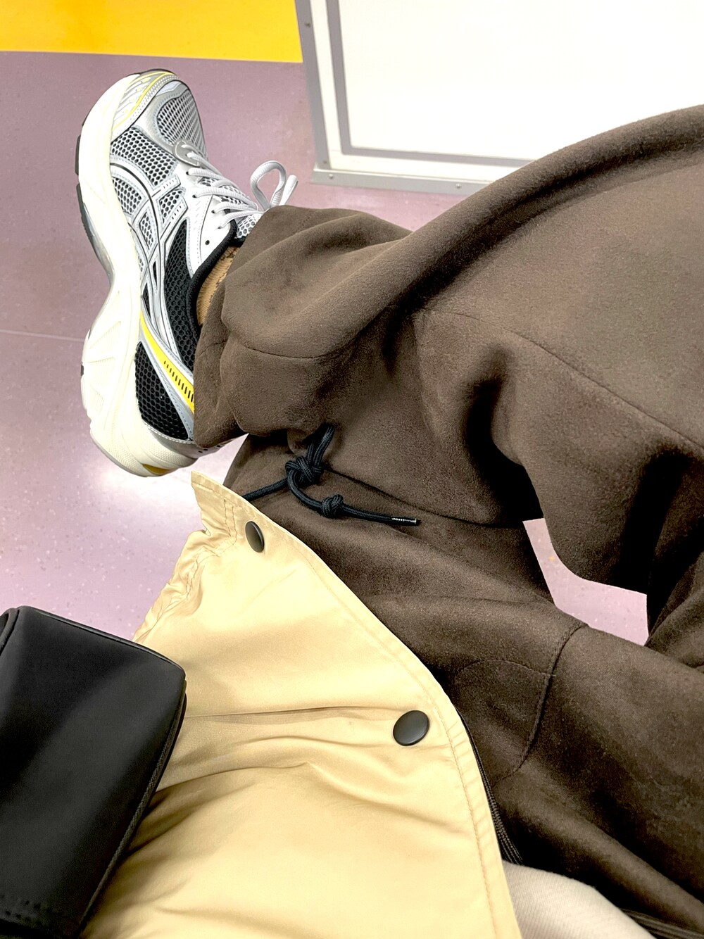 BALENCIAGAのナイロンジャケット(ベージュ系)を使った人気 BALENCIAGAのナイロンジャケット(ベージュ系)を使った人気