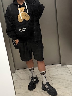 「PRADA（プラダ）のアイテム（シューズ）」を使った、bullさん（メンズ・173cm）の春コーディネート