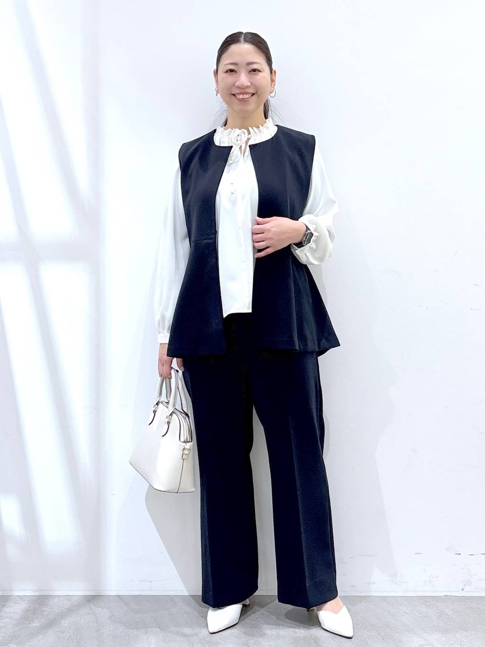 スーツベストを使った「秋コーデ」のレディース人気ファッション