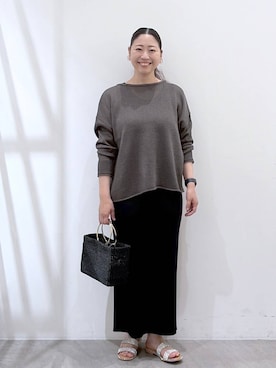 「Elura（エルーラ）のペーパーヤーンニット/643327（針織衫、グレー系）」を使った、はつなさん（レディース・158cm）の春コーディネート