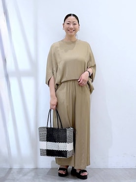 「Elura（エルーラ）のシャリサラワイドパンツ＜低身長サイズあり＞/661819（其他褲裝、ベージュ系）」を使った、はつなさん（レディース・158cm）の春コーディネート