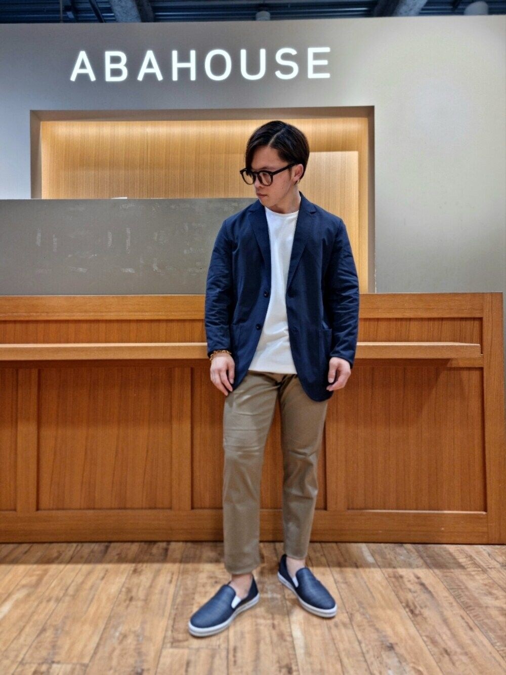 「シンプルコーデ、今日のコーデ、メンズファッション、ジャケット、ジャケットスタイル、ジャケットコーデ、チノパンツ、セットアップ」｜「ABAHOUSE GRAYの【セットアップ対応/接触冷感】ハイブリット リラックス ジャケット / サマージャケット（テーラードジャケット、ブルー系）」を使った、RYOさん（メンズ・161cm）の春コーディネートの1枚目の写真