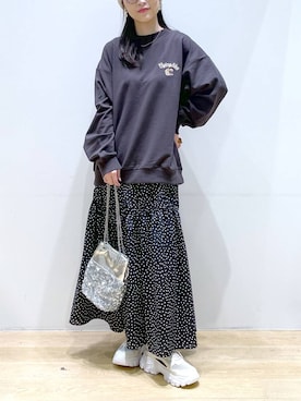 「着痩せ」｜「アイテム（スウェット）」を使った、みーやん。さん（レディース・161cm）の冬コーディネート