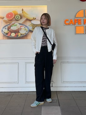 「fredy emue（フレディエミュ）の2タックカーゴパンツ（その他パンツ、ブラック系）」を使った、Maikaさん（レディース・163cm）の春コーディネート