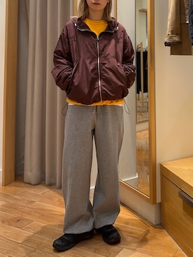 「fredy emue（フレディエミュ）の撥水フーディボリュームブルゾン（ブルゾン、レッド系）」を使った、Maikaさん（レディース・163cm）の秋コーディネート