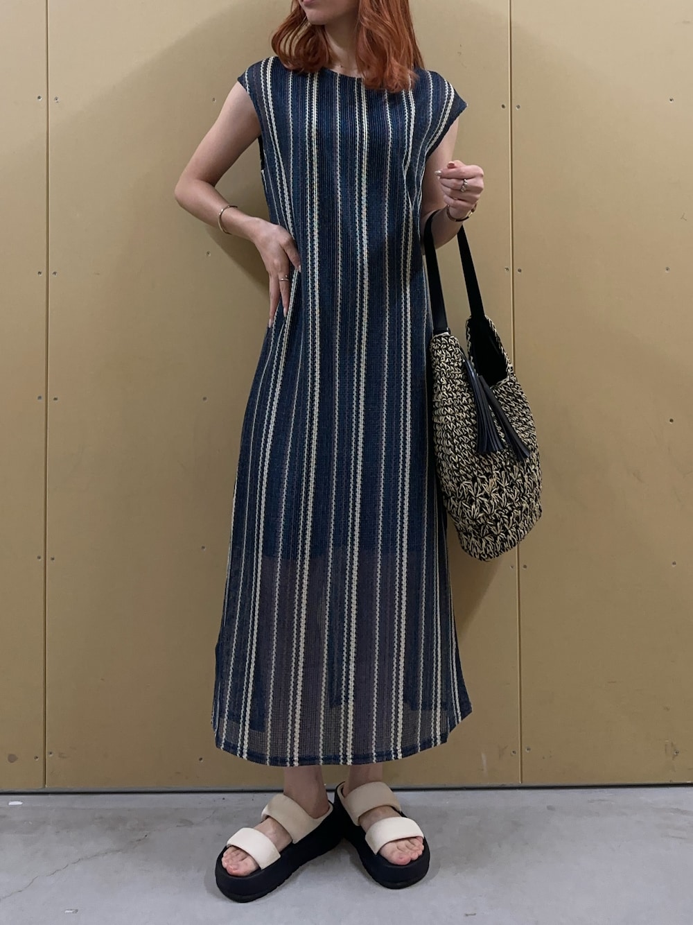「夏コーデ、サンダル、お出かけコーデ、カジュアルスタイル、ワンピース、ワンピーススタイル、ストライプワンピース、ストライプ、フレンチスリーブ、サンダルコーデ、かごバッグ、お出かけ、夏休みコーデ、夏休み、厚底」｜「fredy emueのラッセルレースマルチストライプワンピース（ワンピース、ブルー系）」を使った、Maikaさん（レディース・163cm）の夏コーディネートの1枚目の写真
