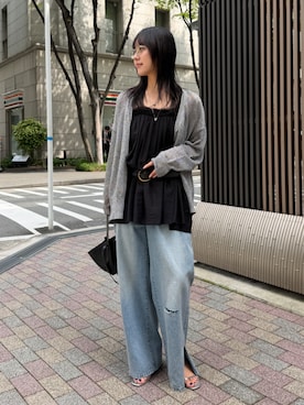 「DouDou（ドゥドゥ）のミドルオンスダメージスリットデニム（デニムパンツ、ブルー系）」を使った、honoka ୨୧さん（レディース・166cm）の春コーディネート