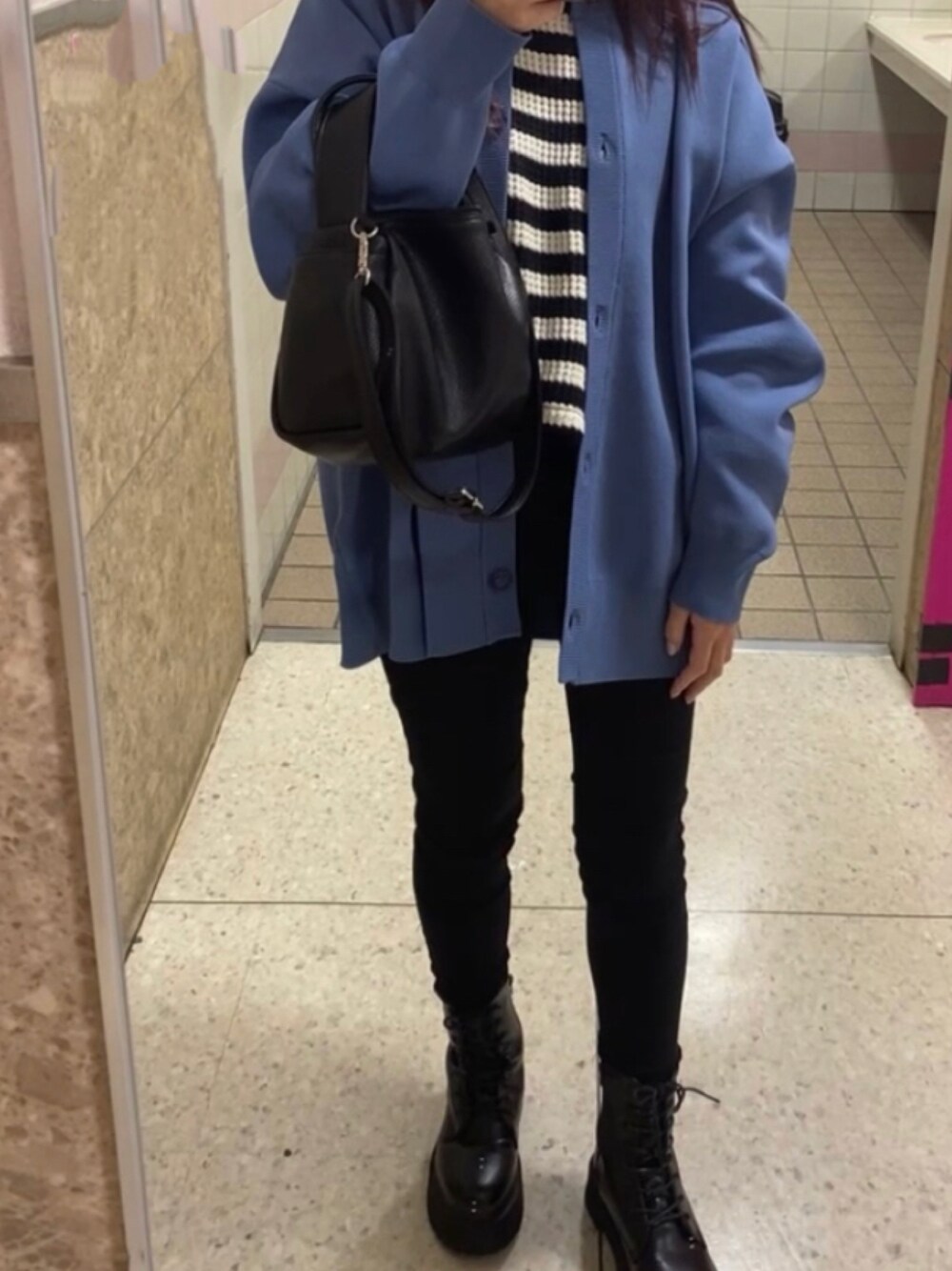 「カジュアルコーデ、おしゃれさんと繋がりたい、パンツスタイル、レースアップシューズ、春服みてみて、カーディガン、低身長、低身長女子、低身長コーデ」｜「PAGEBOYのクルーネックボリュームカーディガン（カーディガン/ボレロ、ブルー系）」を使った、na81390さん（レディース・152cm）の春コーディネートの1枚目の写真