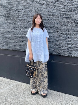 「かぐれ（カグレ）のリネンフリルフレンチシャツ（シャツ/ブラウス、ブルー系）」を使った、anさん（レディース・146cm）の夏コーディネート
