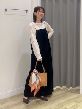 「アイテム（ストール/ショール）」を使った、HORIEさん（レディース・161cm）の秋コーディネート