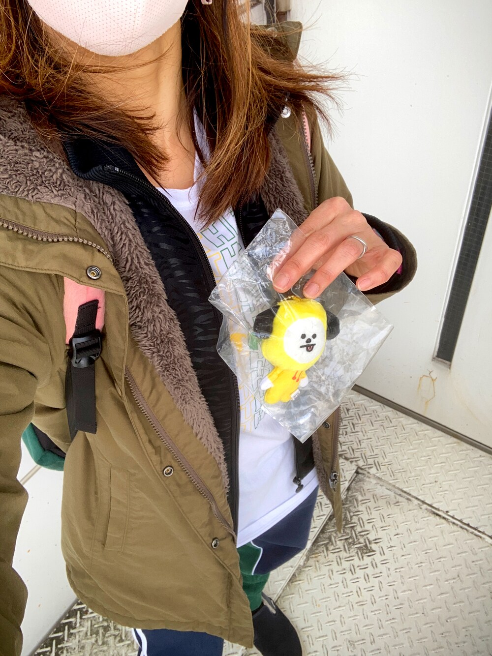 「ZUMBA、Zumba instructor、春、フィットネス、ノースフェイス、ビックシルエット、雪」｜「ZUMBAのアイテム（Tシャツ/カットソー、ホワイト系）」を使った、SAYU さん（レディース・156cm）の冬コーディネートの1枚目の写真