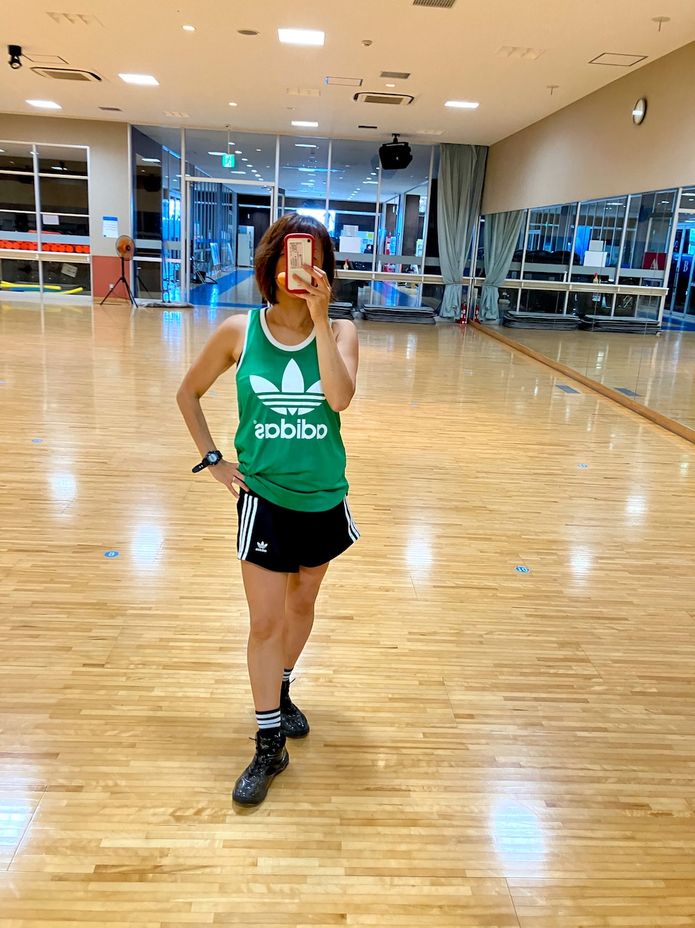 「ZUMBA、エアロビクス、フィットネス、誕生日」｜「adidasのアイテム（タンクトップ、グリーン系）」を使った、SAYU さん（レディース・156cm）の夏コーディネートの1枚目の写真