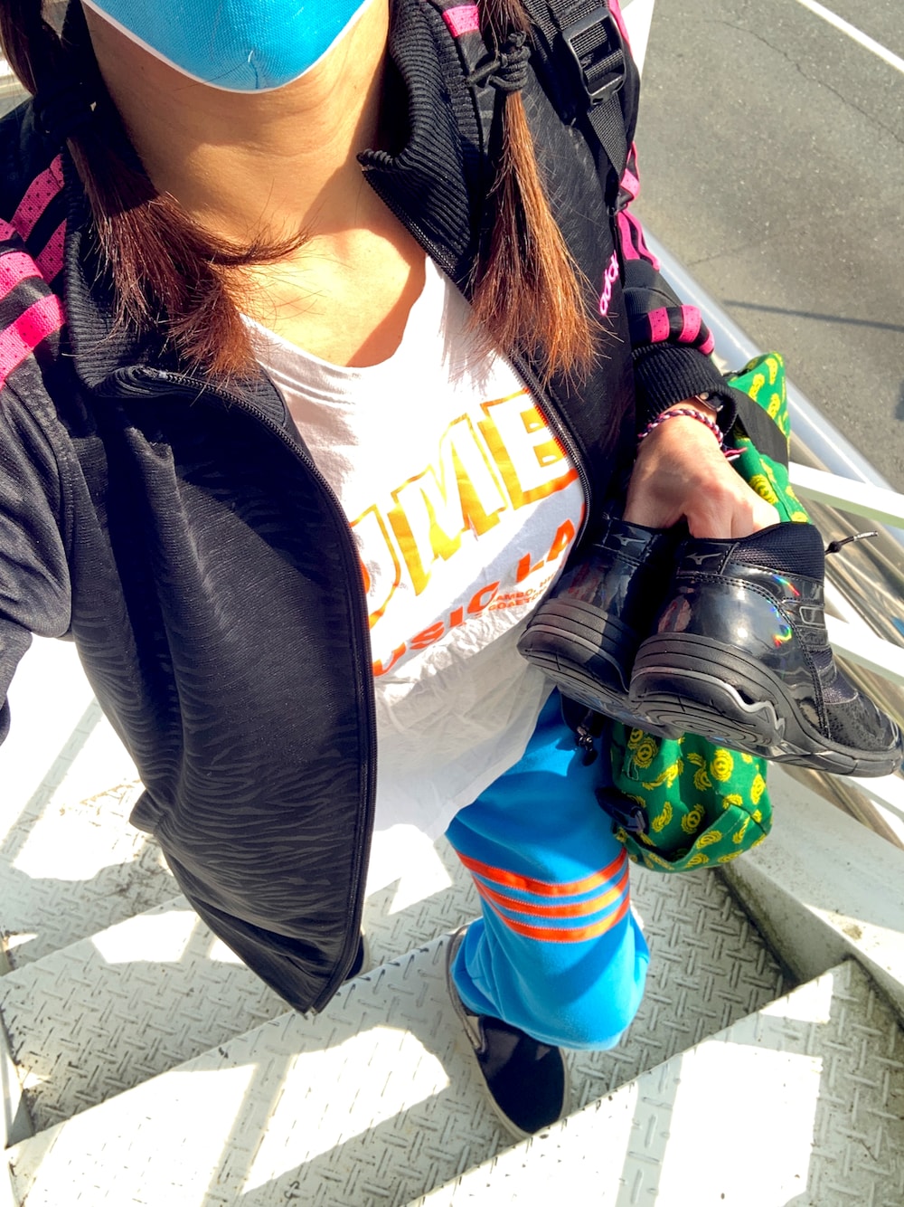 「ZUMBA、エアロビクス、スエットコーデ、フィットネス」｜「ZUMBAのアイテム（Tシャツ/カットソー、ホワイト系）」を使った、SAYU さん（レディース・156cm）の春コーディネートの1枚目の写真