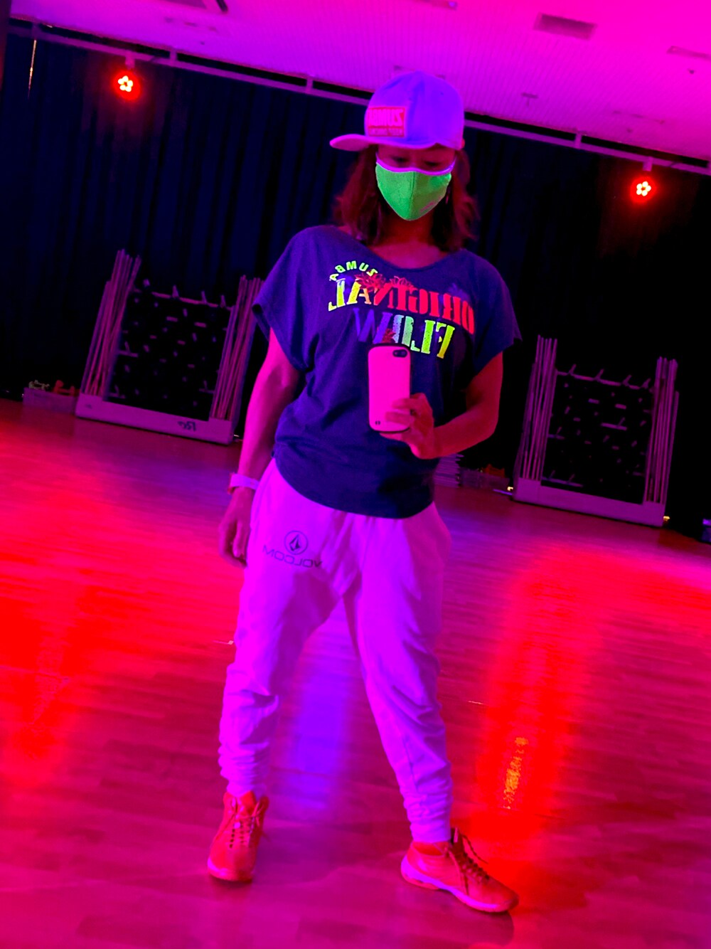 「ZUMBA、Zumba instructor、クリスマスコーデ、スポーツクラブ、フィットネス、VOLCOM、暗幕フィットネス」｜「Zumba®︎Wearのアイテム（トップス、グリーン系）」を使った、SAYU さん（レディース・156cm）の冬コーディネートの1枚目の写真